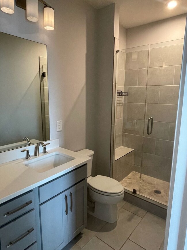 Building Photo - Amenities and Location Make this 3-Level T...