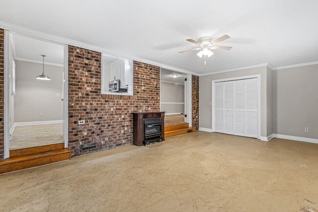 Building Photo - McLeansville - Minutes from Elon & Greensboro!  Brick Duplex on a few Acres, Den, SS Appliances, ...