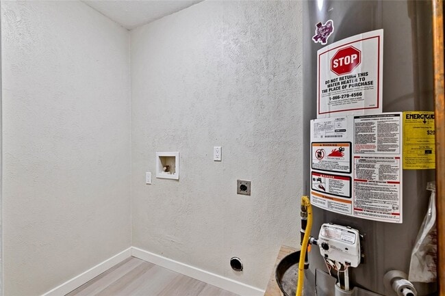 Building Photo - 10506 Sandra Lynn Dr