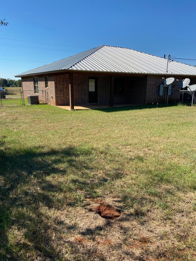 Building Photo - 10090 FM 2138