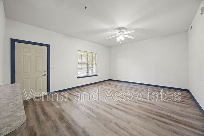 Building Photo - 2619 N Quality Ln