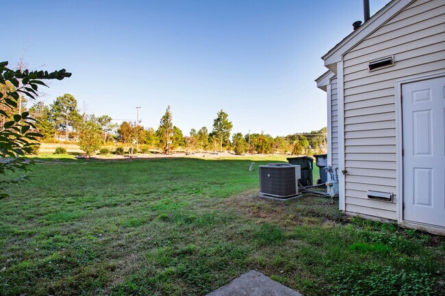 Building Photo - Prime Morrisville Location – Updated 3BR T...