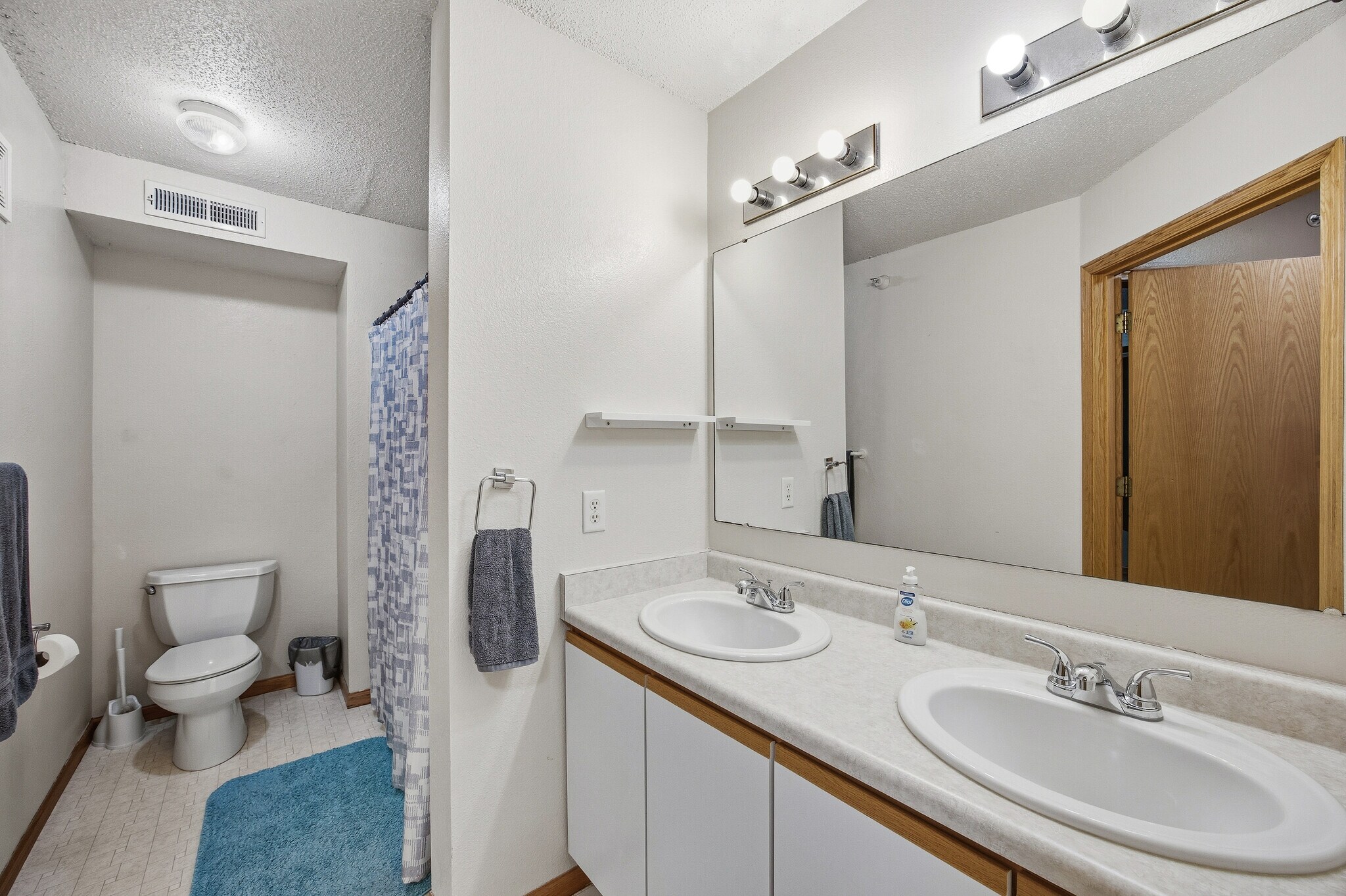 Building Photo - 2871 Coral Ct