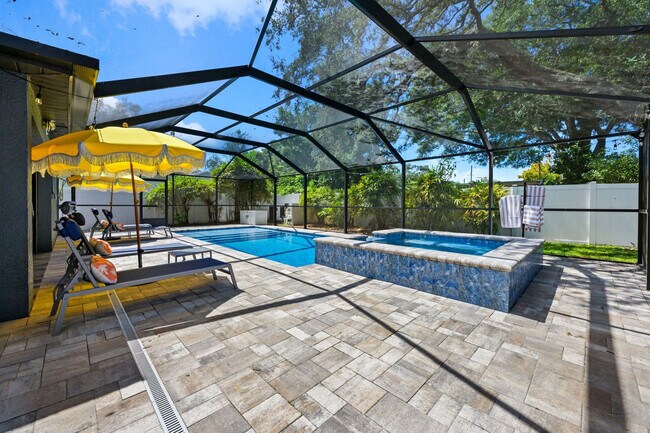 Building Photo - 11950 117th St N