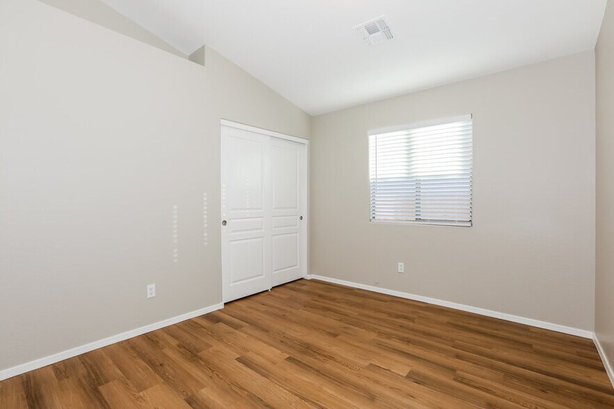 Building Photo - 3756 W Yellow Peak Dr