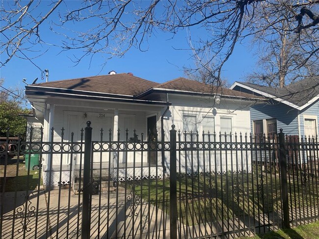 Building Photo - 214 Sidney St