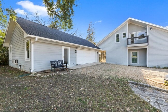 Building Photo - 506 Centex Sportsman Rd