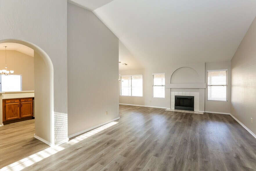 Building Photo - 7586 W Montebello Ave