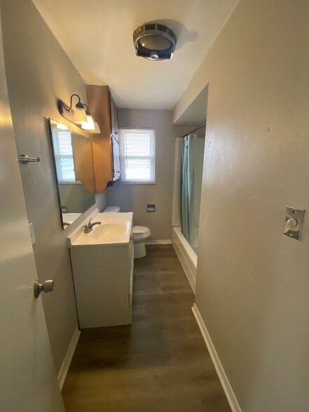 Building Photo - 501 E Staat St