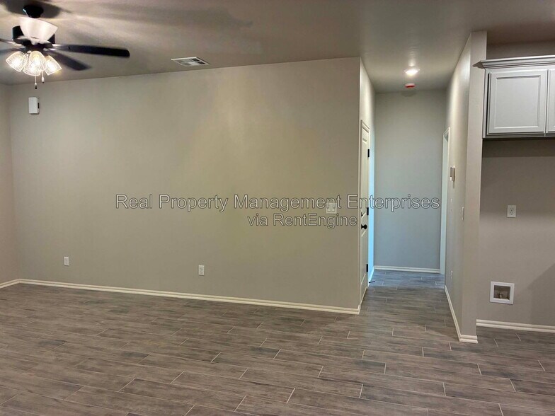 Building Photo - 2571 Gallant Fox Ter