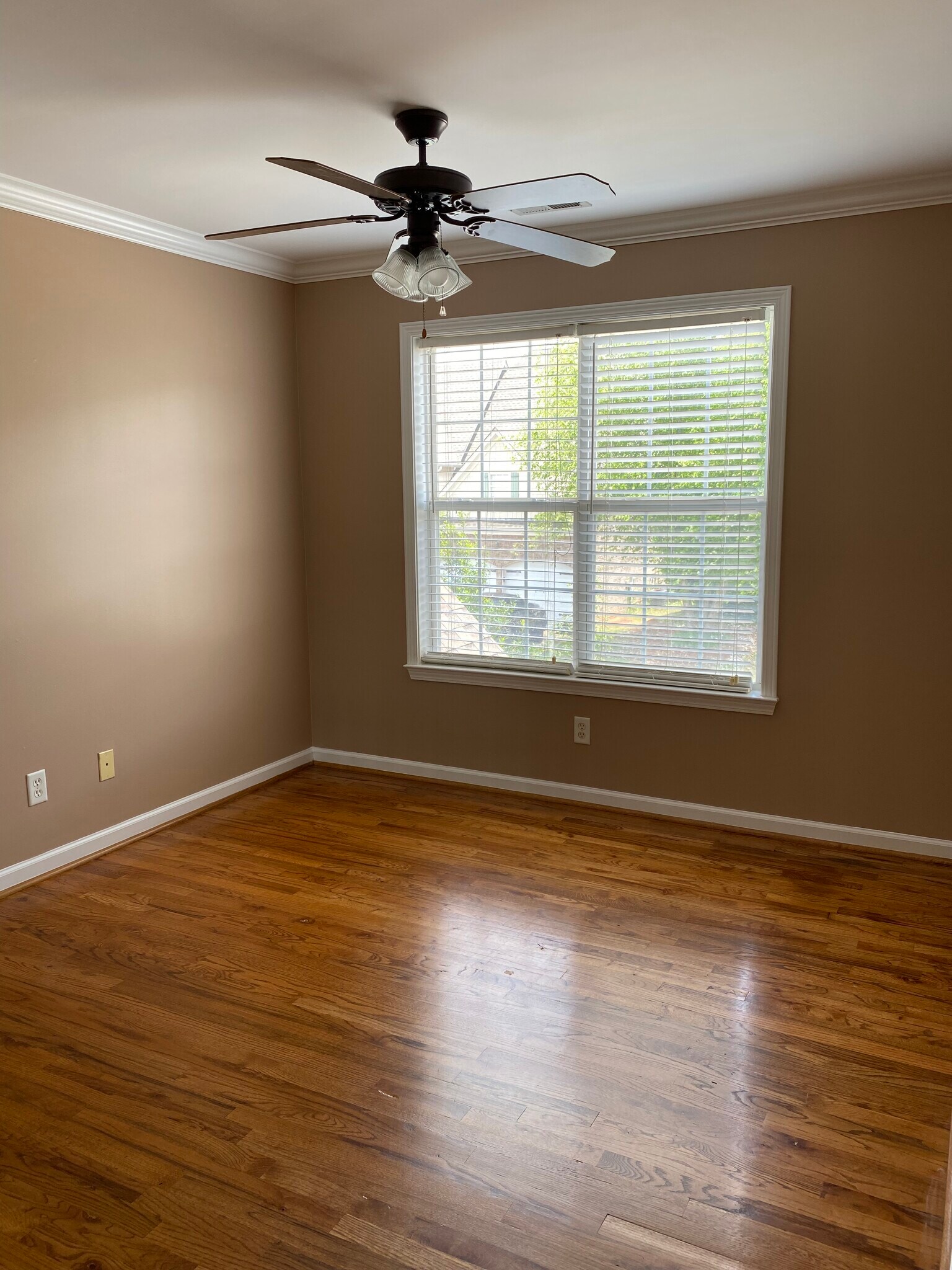 Building Photo - 6321 Overlook Dr