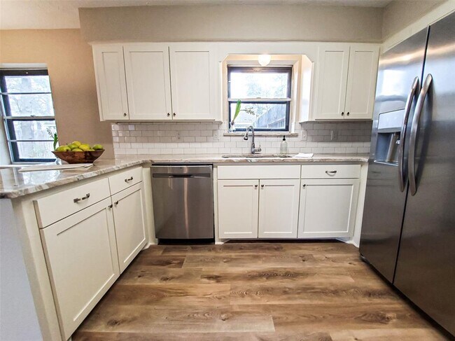 Building Photo - 28903 Twisted Oak Dr