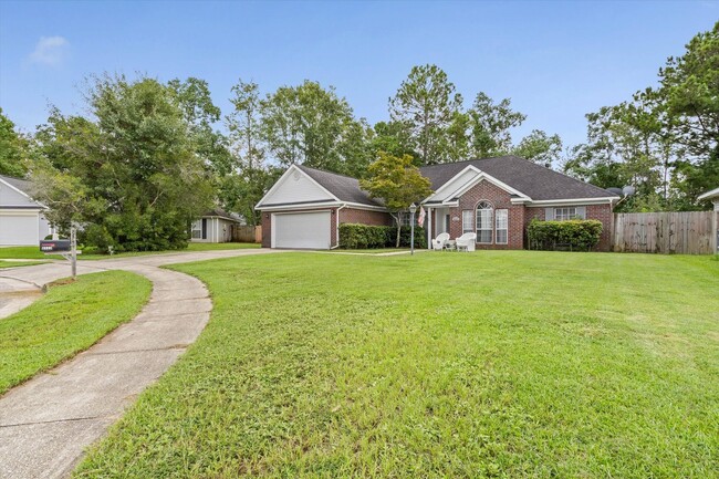 Building Photo - Four Bedroom in West Mobile
