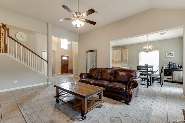 Building Photo - 2026 Thicket Trail Dr