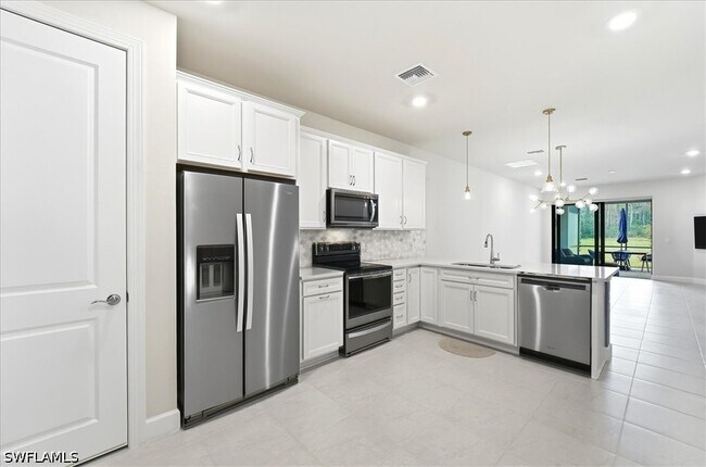 Building Photo - 5935 Mayflower Way