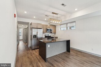 Building Photo - 411 W Berks St