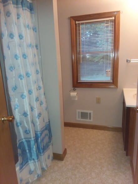 Building Photo - 601 Cream Hollow Rd