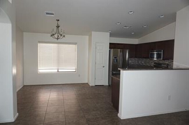 Building Photo - 4137 E Shadow Branch Dr