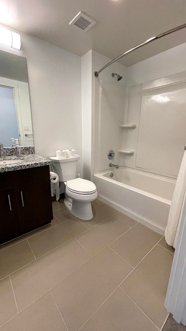 Building Photo - Partially Furnished.   Unbeatable location...
