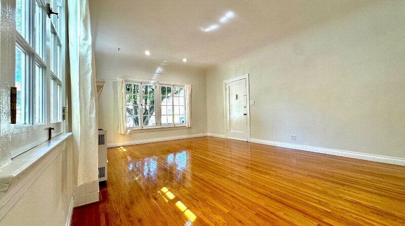 Building Photo - 422 N Spaulding Ave