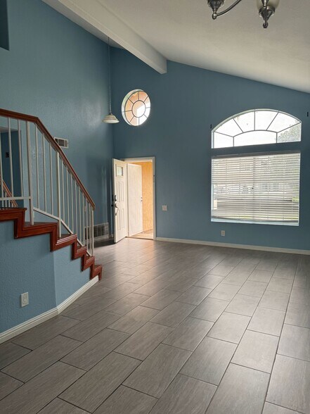 Building Photo - 5543 N Magnolia Dr