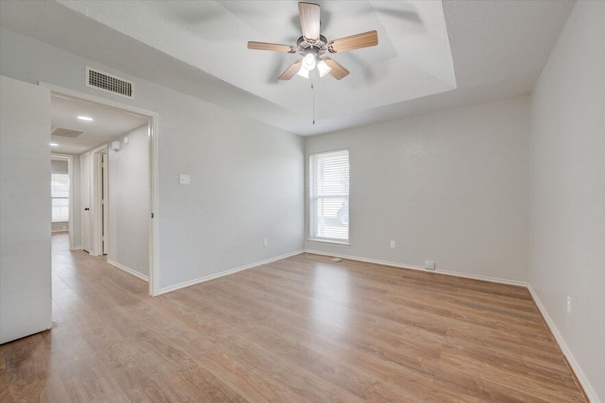 Building Photo - 2319 Indigo Ln