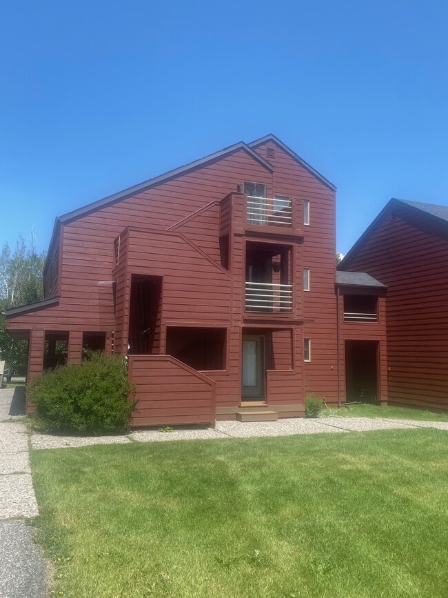 Front Condo View - 102 Hoffman Dr