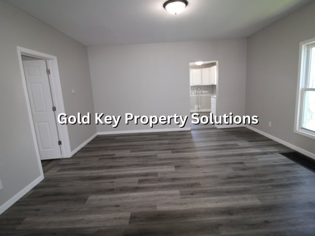 Building Photo - COMING SOON!! Spacious 3 BR 1 BA with Covered Porch and Garage (SECTION 8 APPROVED)