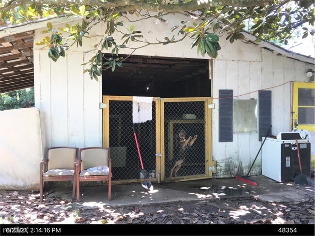 Building Photo - 3 br, 1 bath House - 4011 Jeffersonville Road
