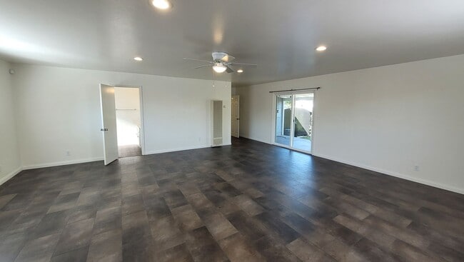 Building Photo - Coming Soon! 2 Bed 2 Bath On Corner Lot With Huge Den!