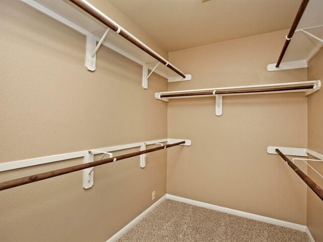 Building Photo - 140 Copper Lake Ln