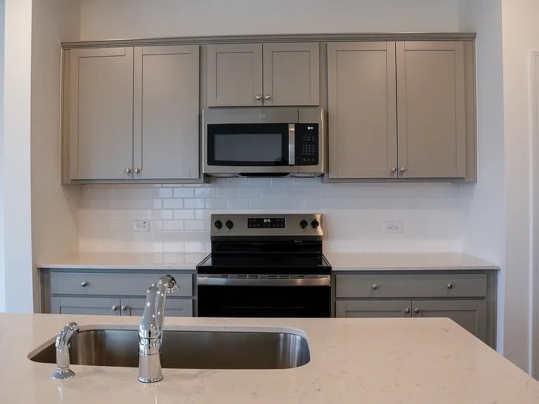 Building Photo - 469 Fran Dr