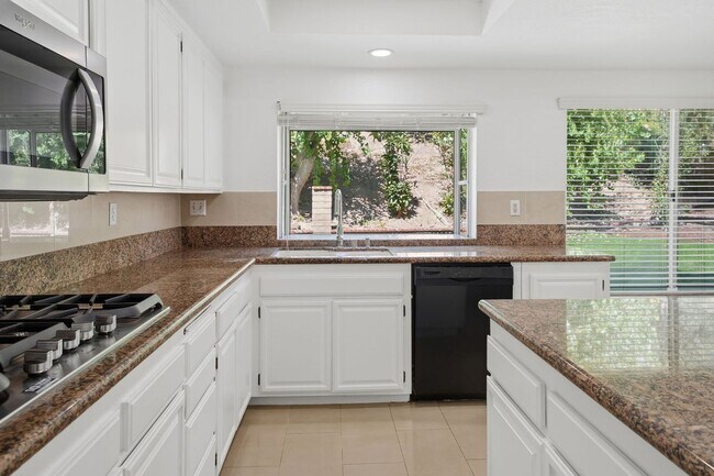 Building Photo - SPACIOUS 4 BEDROOM, 3 BATH HOME WITH 3-CAR GARAGE!