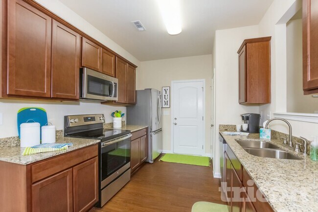 Building Photo - 2035 Aragon Lane