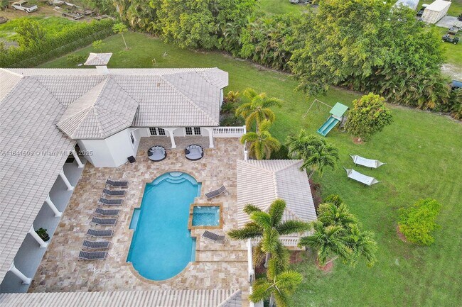 Building Photo - 13751 Pine Meadow Ct