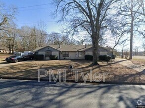 Building Photo - 10855 Chickasha Dr