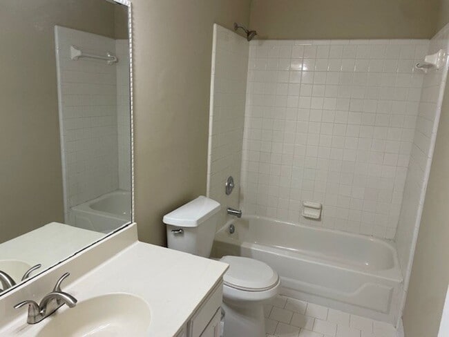 Building Photo - 385 Burch Rd