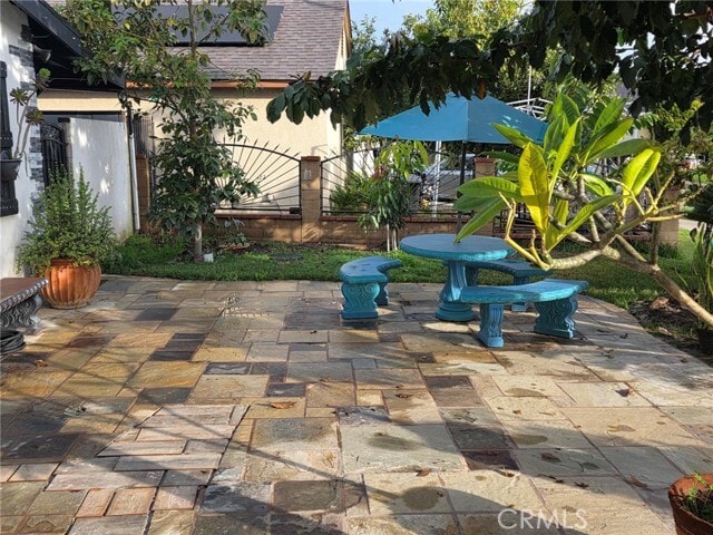 Building Photo - 917 Helmsdale Ave