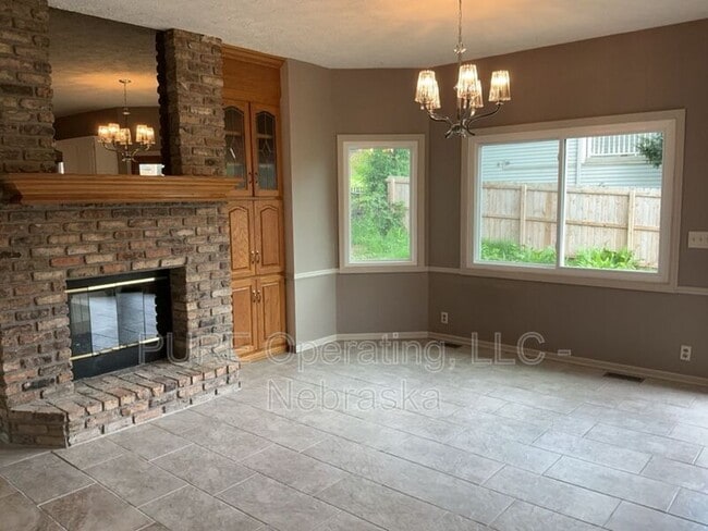 Building Photo - 1008 E Aberdeen Dr