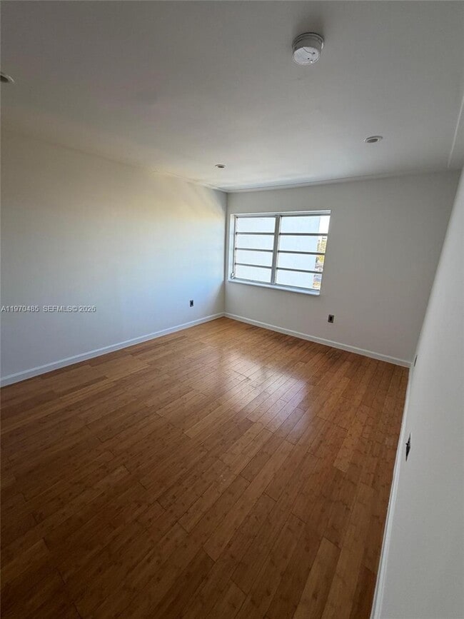 Building Photo - 4670 W 13th Ln