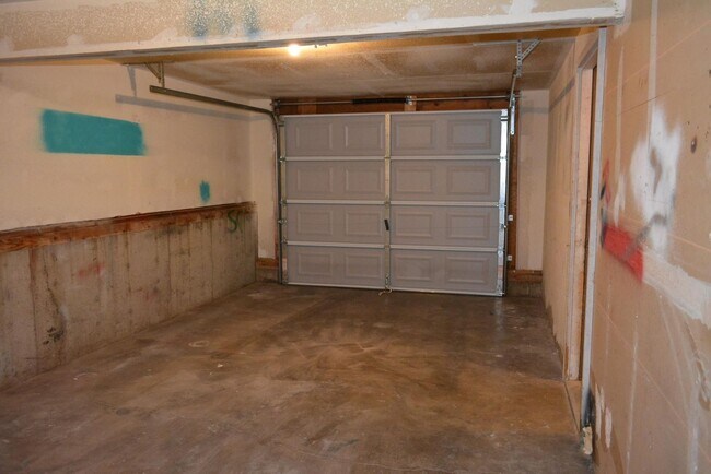 Building Photo - Nora Duplex*