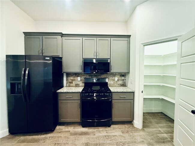 Building Photo - 424 NW 59th Ave