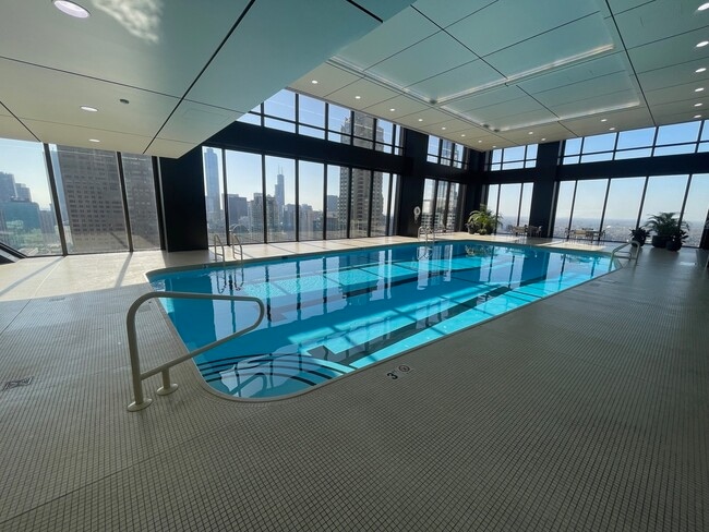 Building Photo - 175 E Delaware Pl