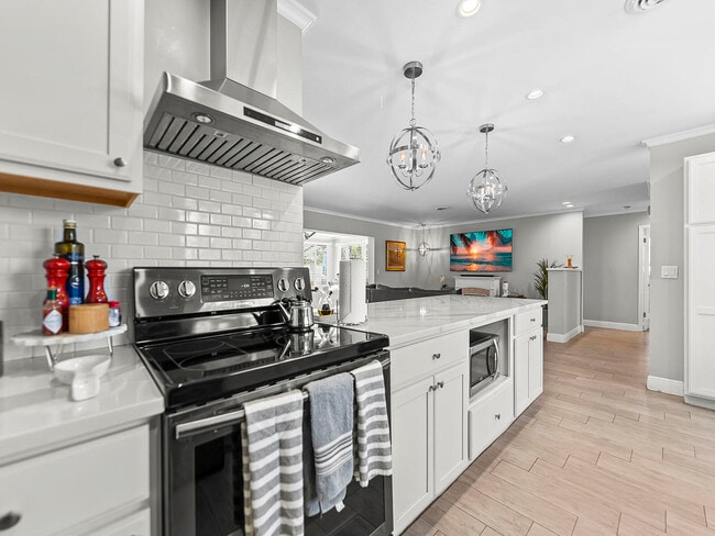 Building Photo - 801 SE 14th St