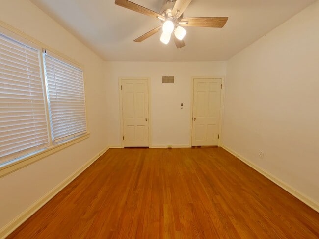 Building Photo - COLLEGE HILL RENTAL-122 South Glendale