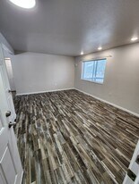 Building Photo - 800 E Blind Nick Dr