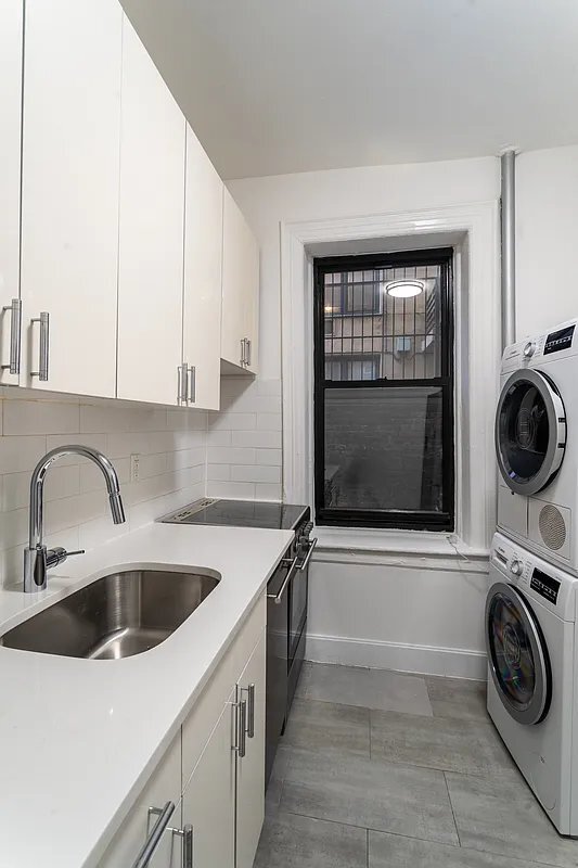 Building Photo - 443 E 88th St