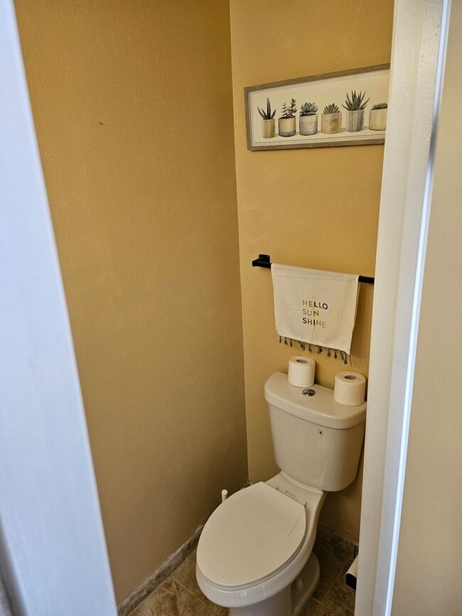 Building Photo - 427 Sheoah Blvd