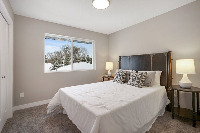 Building Photo - Available 07/01! New Build 4 bed 3 Bath in Hopkins!