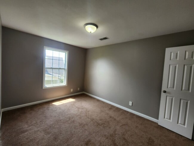 Building Photo - 112 N Cavalcade Cir